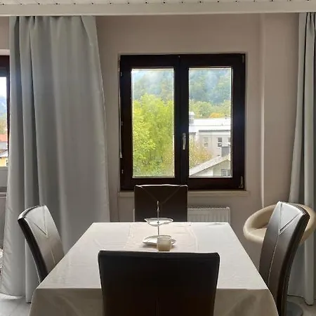 - & Quiet * Bad Ischl