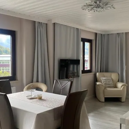 - & Quiet * Bad Ischl